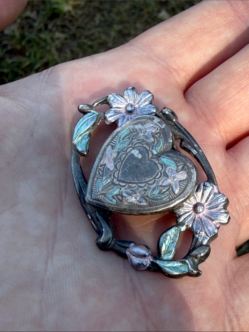 Vintage silver locker brooch heart floral